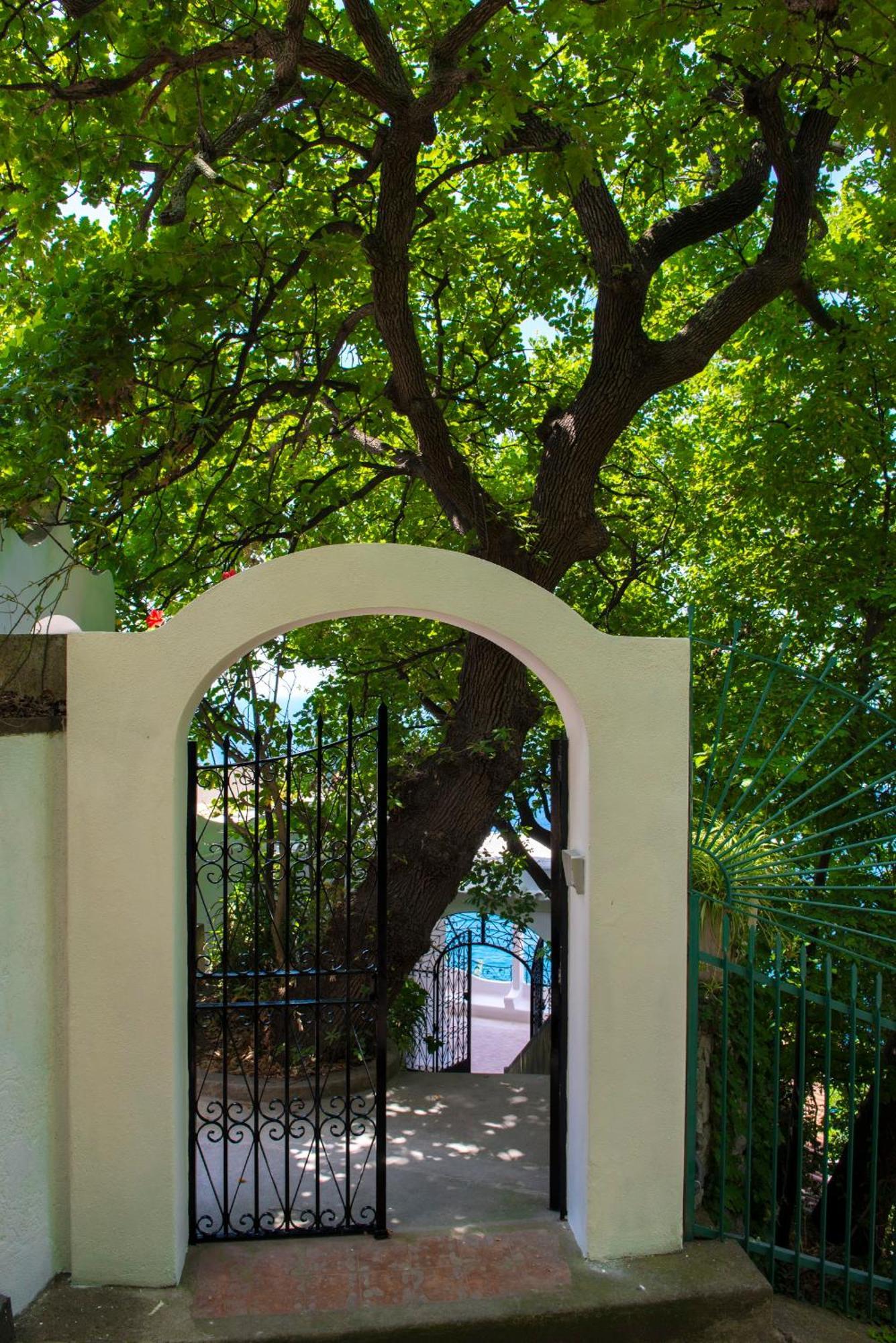 Villa Santa Chiara Positano Suites Esterno foto
