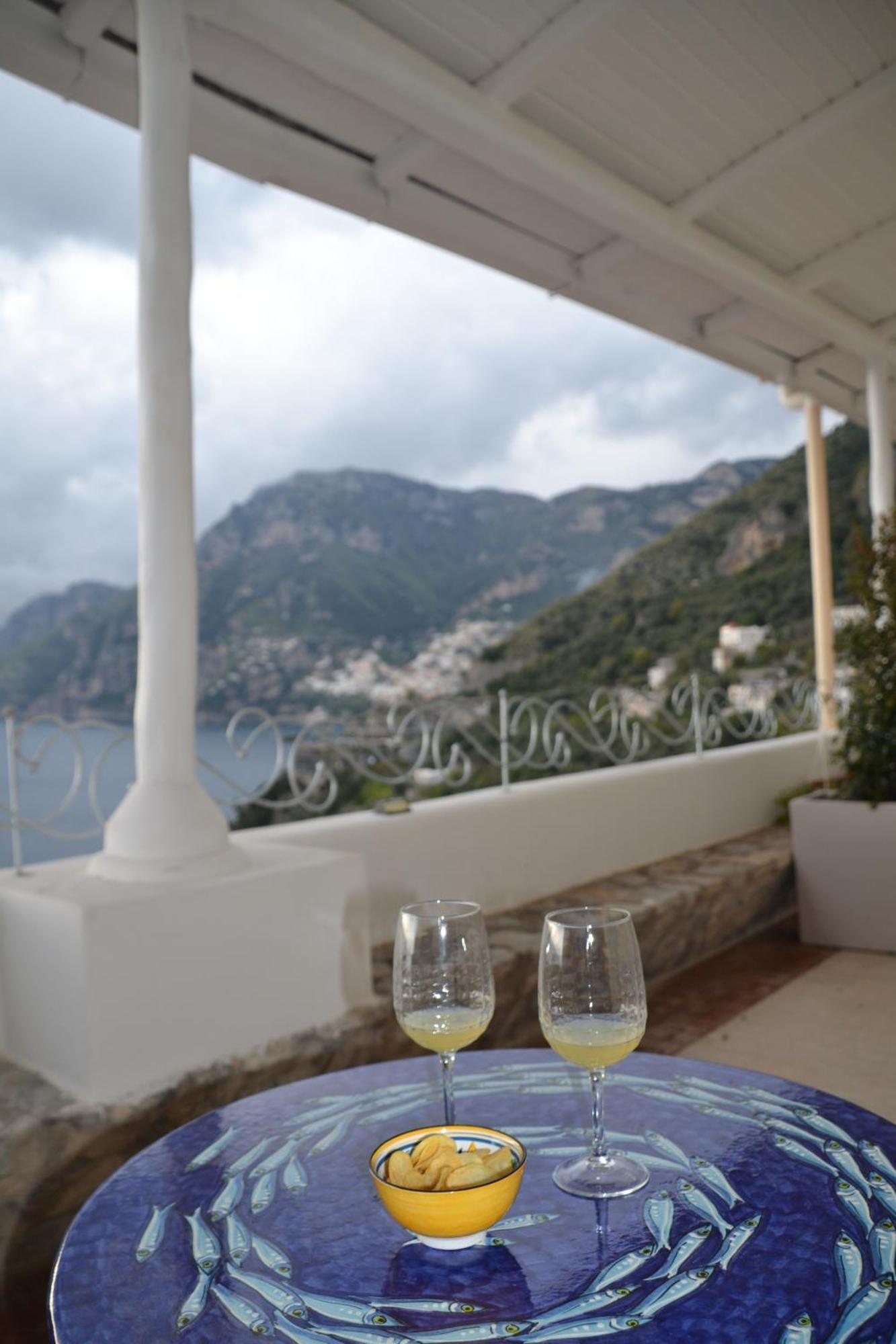 Villa Santa Chiara Positano Suites Esterno foto