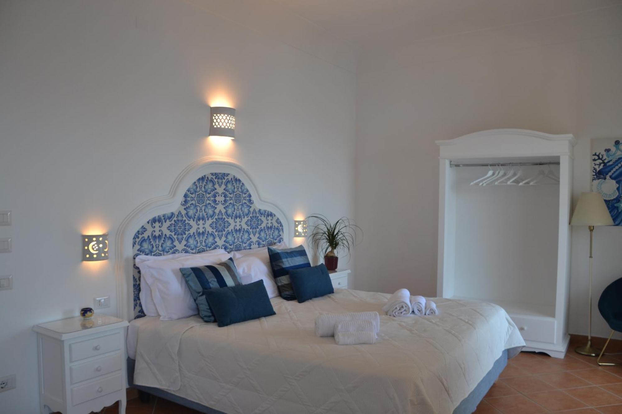 Villa Santa Chiara Positano Suites Esterno foto